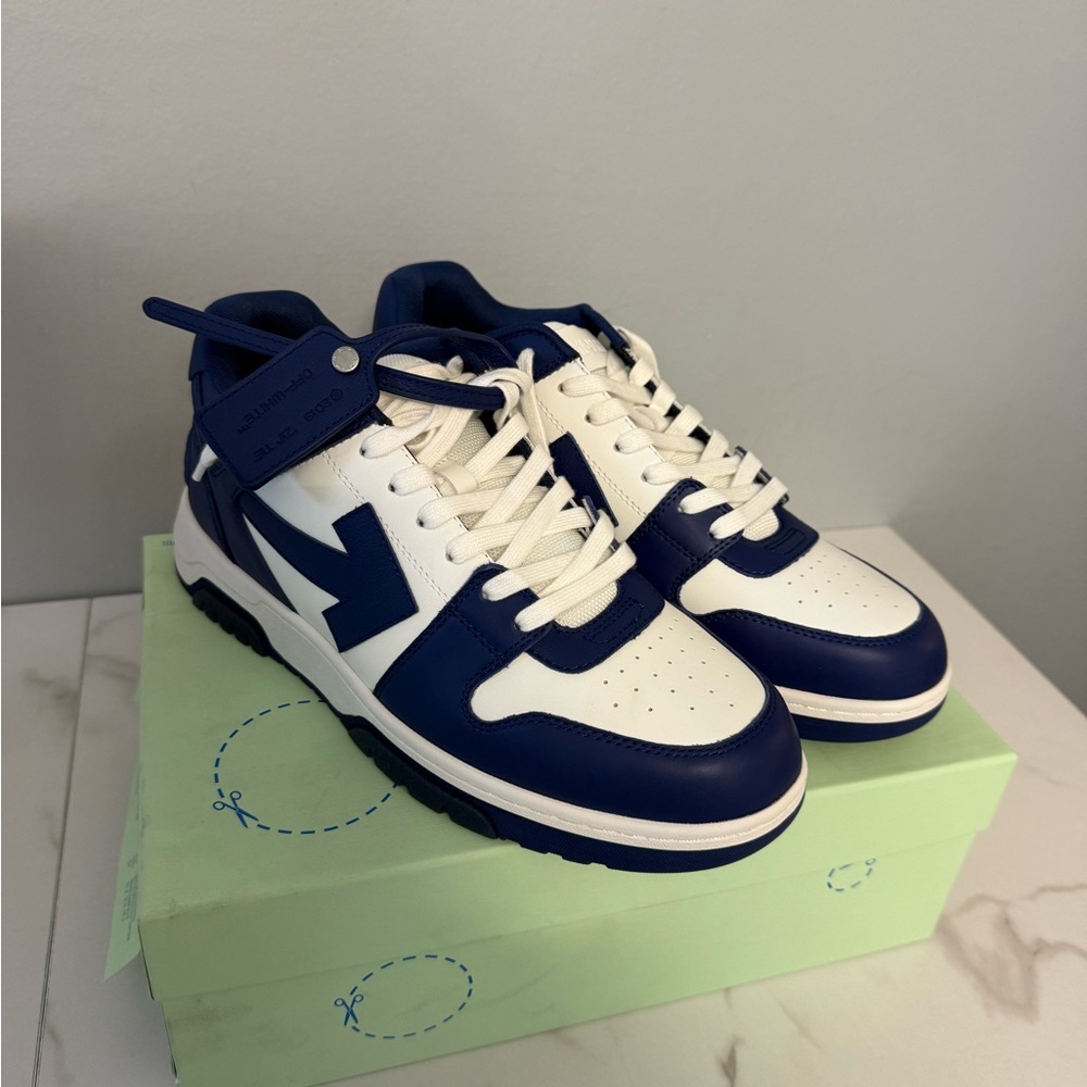 OFF-White Out Of Office Calf
Leather | White/Dark Blue | 45EU (12M)